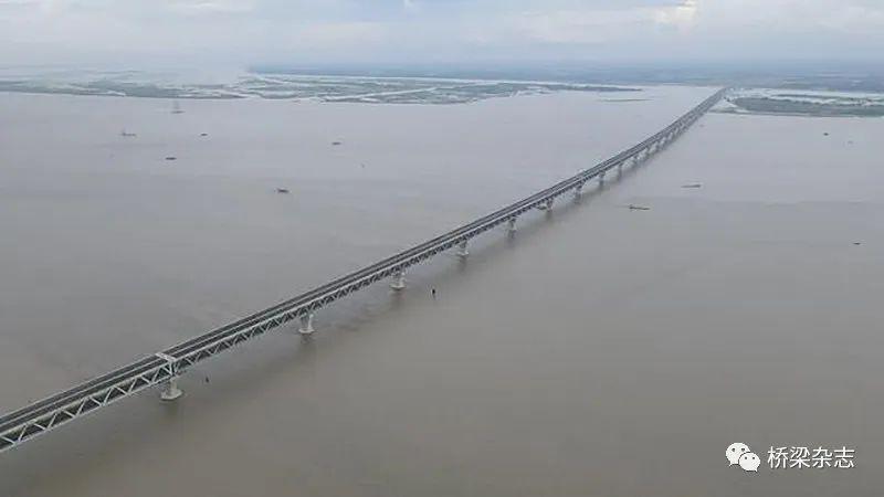 【海外桥讯】孟加拉国终结千年摆渡史！印度世界最高铁路桥桥墩已完成75%