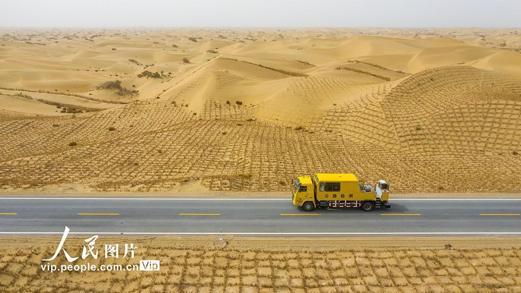 新疆第三条沙漠公路即将建成通车 转载