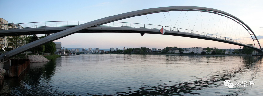横跨三个国家的这座桥，到底有多长？