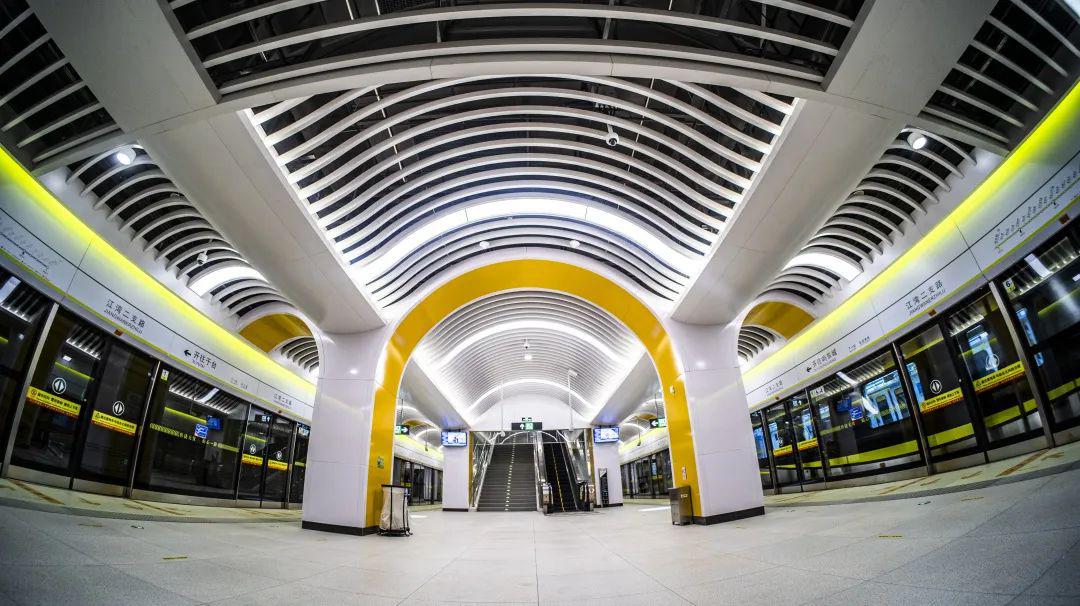 天津地铁10号线正式开通初期运营