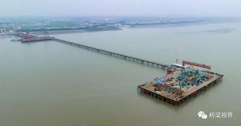 世界最高悬索桥索塔桩基施工完成 广西最长跨海大桥龙门大桥主缆完成架设……这些是今天桥梁界的大事
