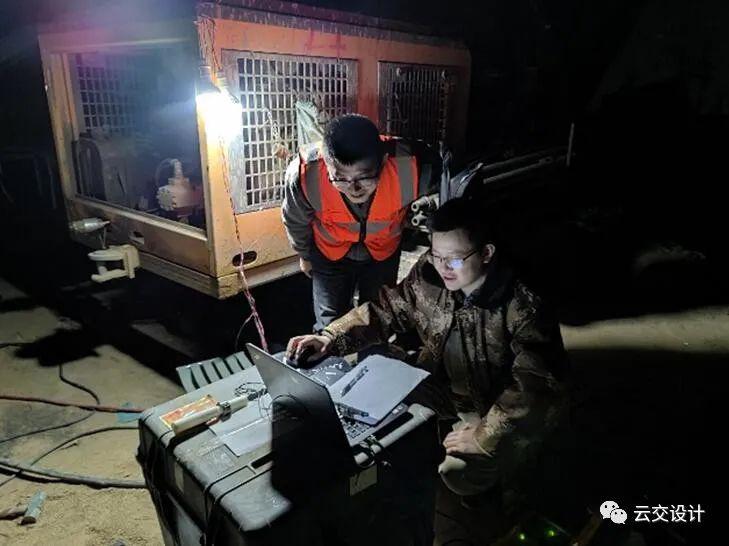 公司运用跨孔地震CT测试技术完成“郑州水害陇海铁路弃土场整治工程”效果测试
