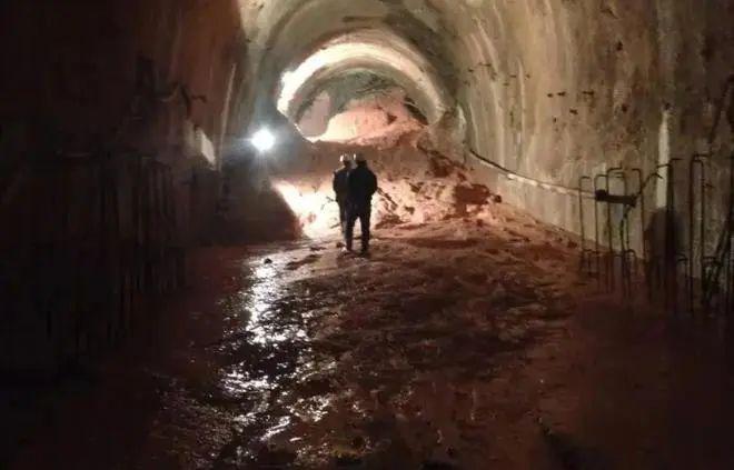 难度堪比登天，中国超级隧道耗时13年全长15公里，到底难在哪里？