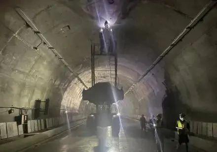 1944米！世界第一埋深高速公路隧道建成